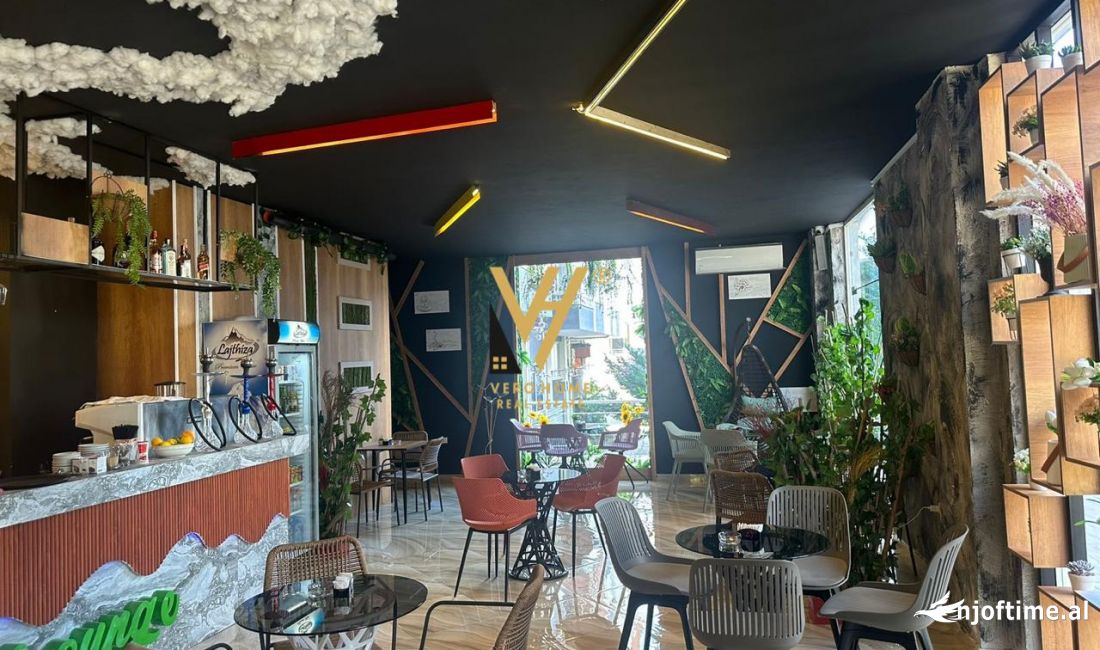 SHITET BAR- LOUNGE 186 M2 TE RRUGA E DAJTIT, FRESK 220.000 EURO