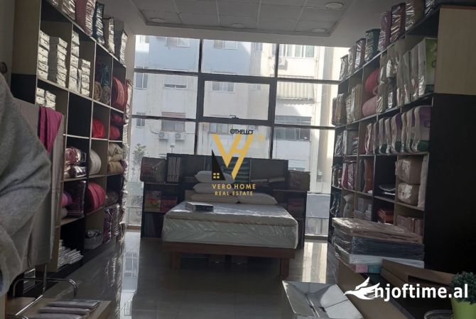 Ambiente Commerciale in Affitto 1+1 a Tirana - 600 Euro