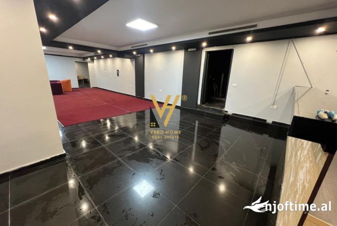 Ambiente Commerciale in Affitto 1+1 a Tirana - 800 Euro