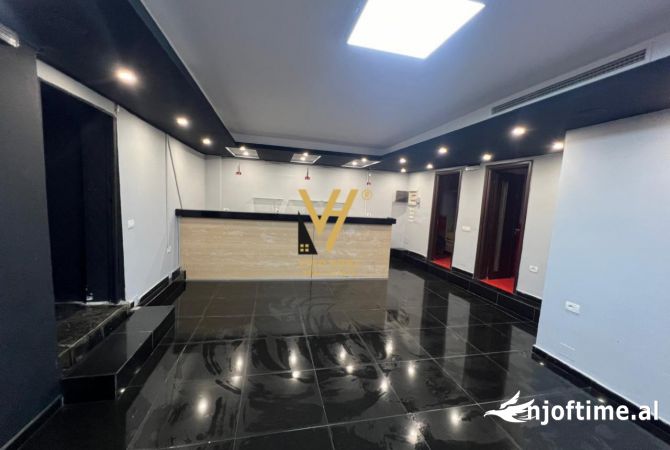 Ambiente Commerciale in Affitto 1+1 a Tirana - 800 Euro