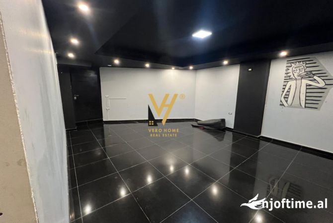 JEPET AMBIENT BIZNESI 150 M2 ME QERA TE RRUGA 5 MAJI 800 EURO