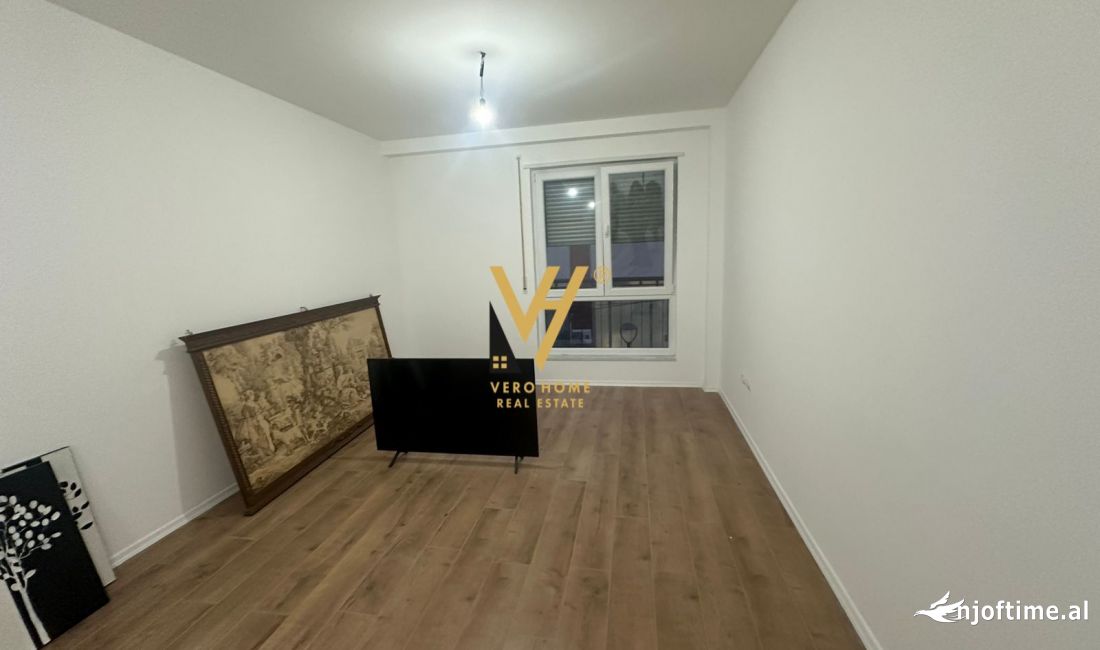 JEPET ZYRE 40 M2 ME QERA TE MYSLYM SHYRI 900 EURO