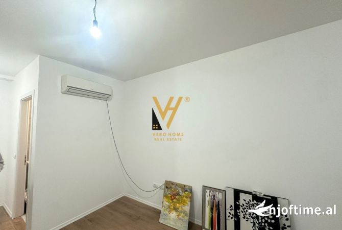 Ambiente Commerciale in Affitto 3+1 a Tirana - 900 Euro