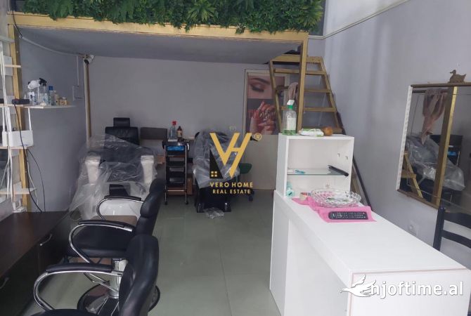 Ambiente Commerciale in Affitto 1+1 a Tirana - 600 Euro