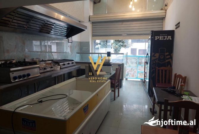 Ambiente Commerciale in Affitto 1+1 a Tirana - 550 Euro