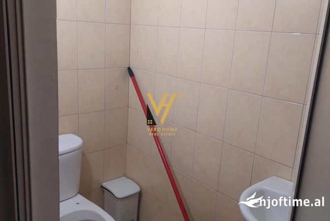 Ambiente Commerciale in Affitto 1+1 a Tirana - 550 Euro