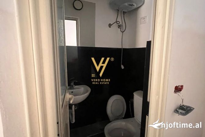 SHITET DYQAN 80M2 TEK 21 DHJETORI 750.000 EURO