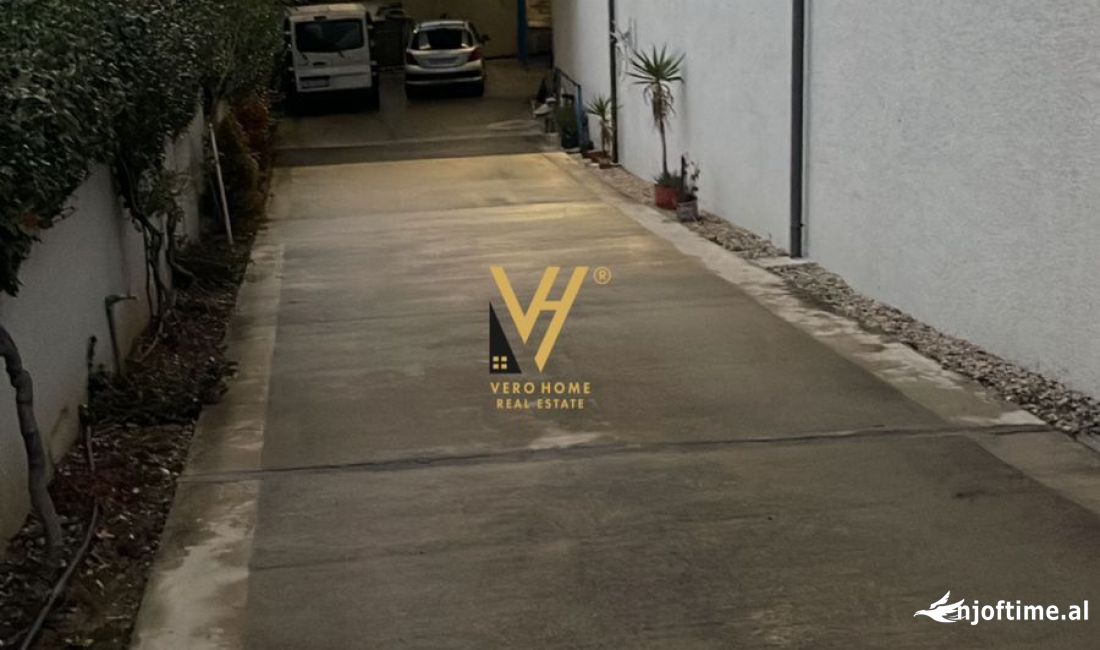 JEPET MAGAZIN 800 M2 ME QERA PRANE TEGUT 4.000 EURO