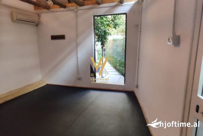 Ambiente Commerciale in Affitto 1+1 a Tirana - 370 Euro