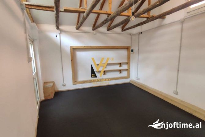 Ambiente Commerciale in Affitto 1+1 a Tirana - 370 Euro