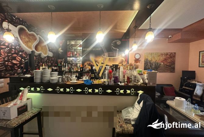 Ambiente Commerciale in Vendita 2+1 a Tirana - 288,400 Euro