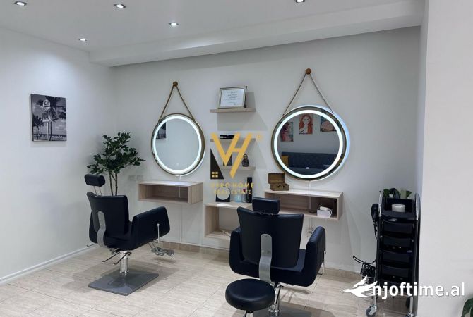 Ambiente Commerciale in Vendita 1+1 a Tirana - 348,000 Euro