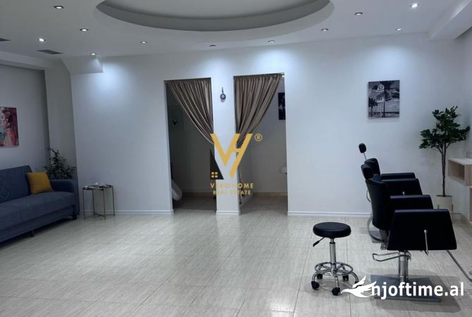 Ambiente Commerciale in Vendita 1+1 a Tirana - 348,000 Euro