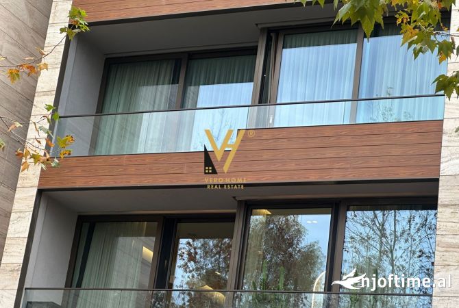 Ambiente Commerciale in Vendita 1+1 a Tirana - 166,000 Euro