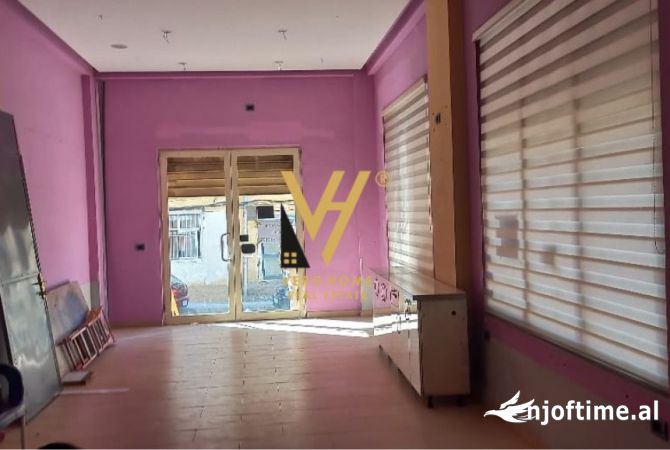 Ambiente Commerciale in Vendita 1+1 a Tirana - 150,000 Euro