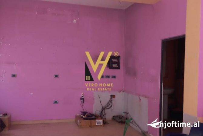 Ambiente Commerciale in Vendita 1+1 a Tirana - 150,000 Euro