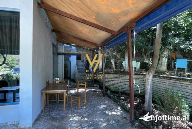SHITET BAR-RESTORANT-TRUALL 1640 M2 NE BERAT 350.000 EURO