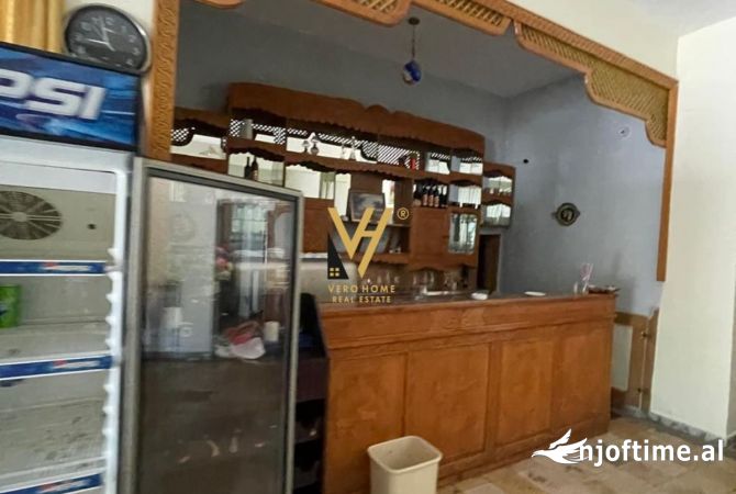 Ambiente Commerciale in Vendita 2+1 a Berat - 350,000 Euro