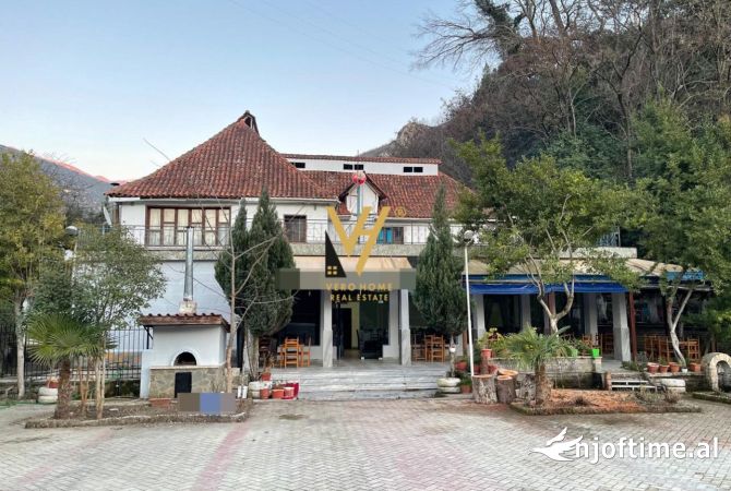 Ambiente Commerciale in Vendita 2+1 a Berat - 350,000 Euro