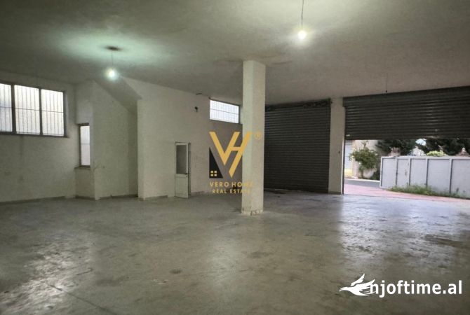 Ambiente Commerciale in Vendita 4+1 a Tirana - 380,000 Euro