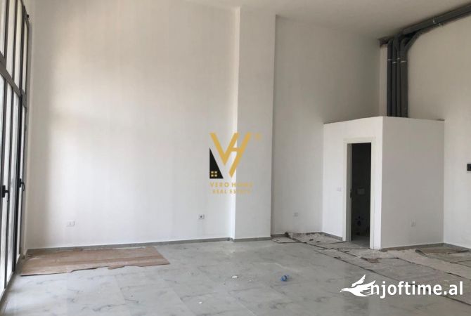 SHITET AMBIENT KOMERCIAL 88 M2 NE XHAMLLIK 250.000 EURO