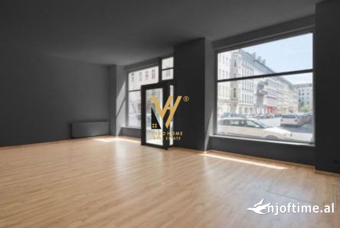 Ambiente Commerciale in Vendita 1+1 a Tirana - 249,000 Euro