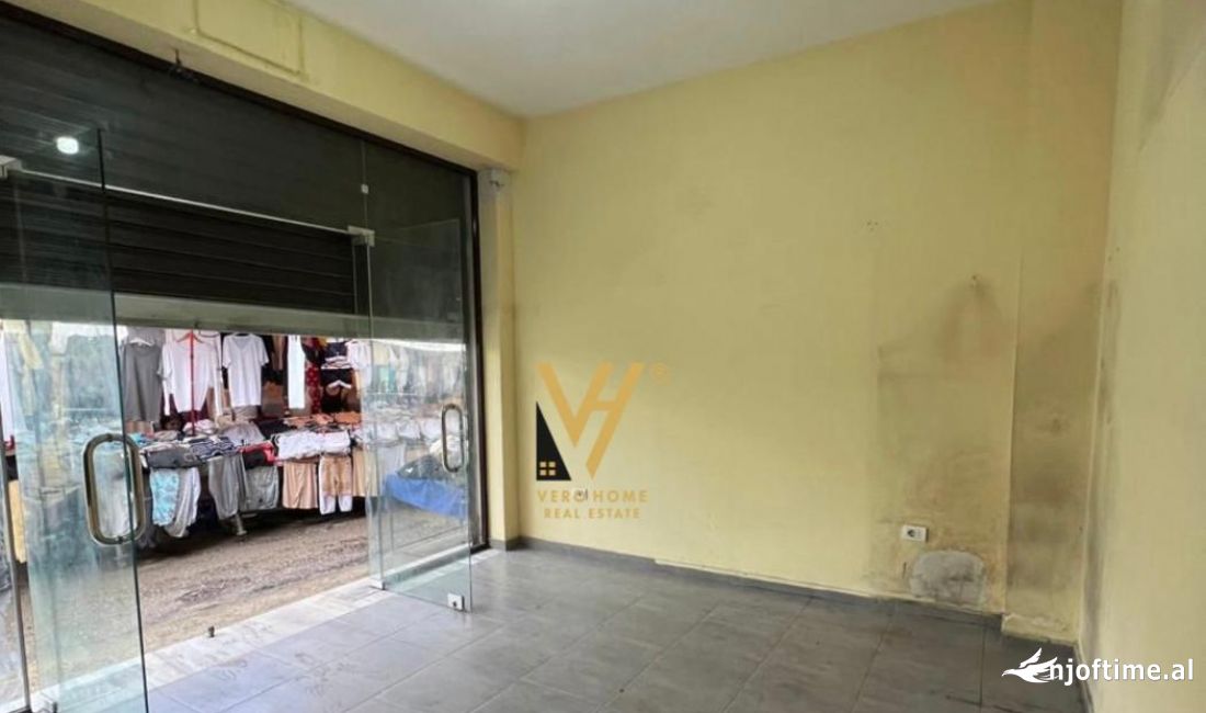 SHITEN DY DYQANE SECILI 13.25 M2 TE TREGU CAM 106.000 EURO