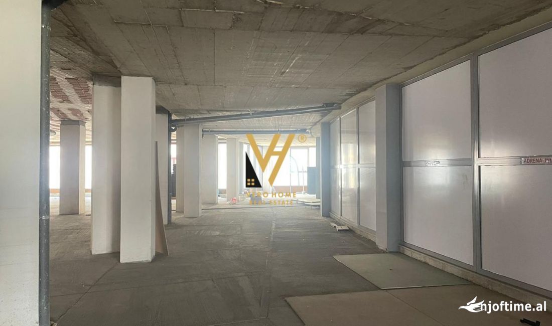 SHITET AMBIENT KOMERCIAL 650 M2 TE UNAZA E RE 650.000 EURO