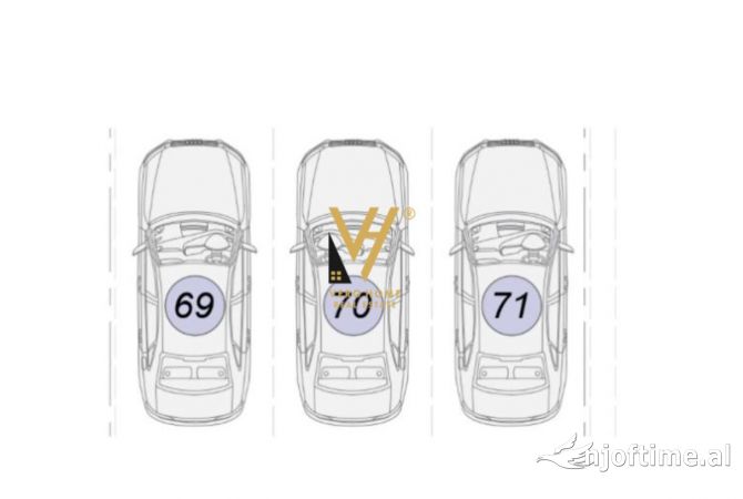 Ambiente Commerciale in Vendita 4+1 a Tirana - 30,900 Euro