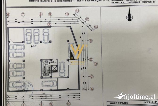 Ambiente Commerciale in Vendita 4+1 a Tirana - 20,600 Euro
