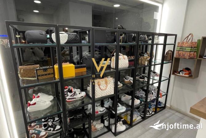Ambiente Commerciale in Affitto 1+1 a Tirana - 7,000 Euro