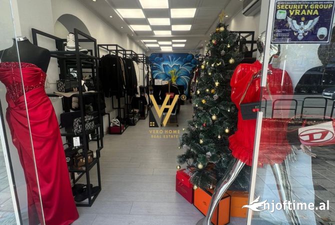 Ambiente Commerciale in Affitto 1+1 a Tirana - 7,000 Euro