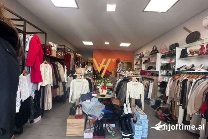 Ambiente Commerciale in Vendita 3+1 a Tirana - 20,000 Euro