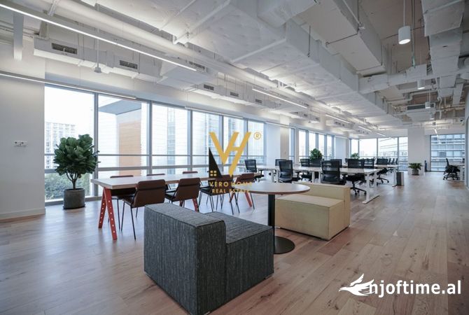 Ambiente Commerciale in Affitto 3+1 a Tirana - 2,500 Euro