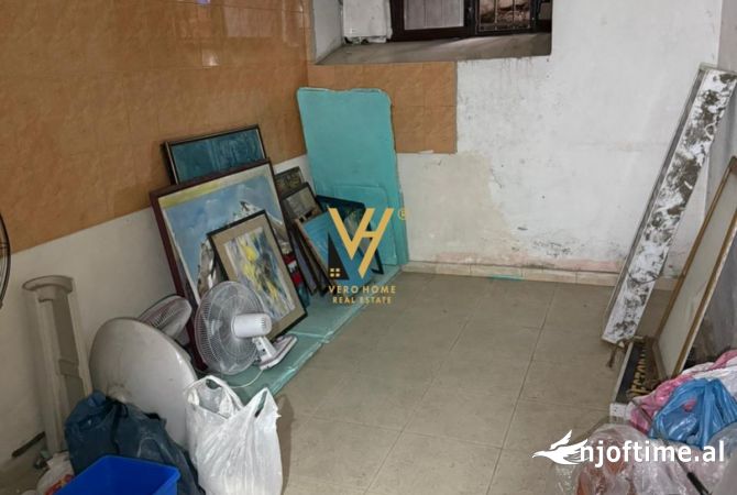 Ambiente Commerciale in Affitto 1+1 a Tirana - 600 Euro