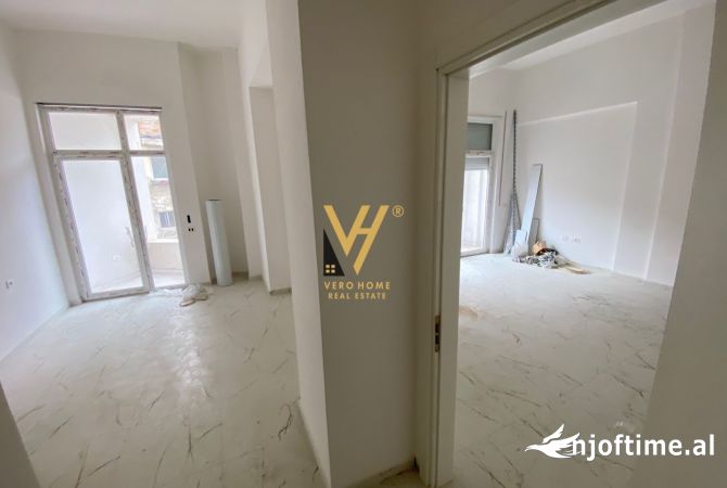 Ambiente Commerciale in Affitto 3+1 a Tirana - 600 Euro