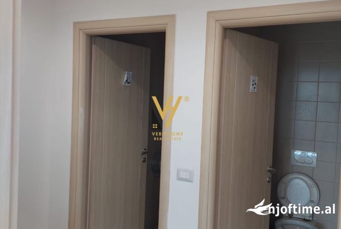 Ambiente Commerciale in Affitto 3+1 a Tirana - 2,600 Euro