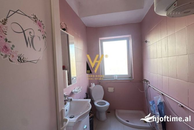 Ambiente Commerciale in Affitto 3+1 a Tirana - 850 Euro