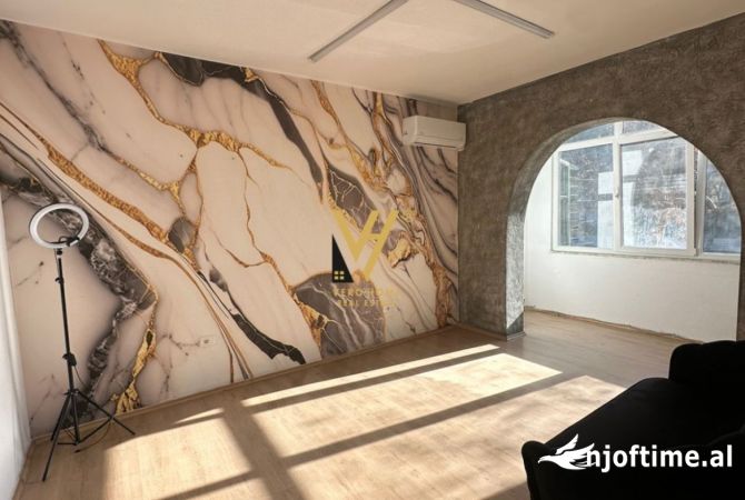 Ambiente Commerciale in Affitto 3+1 a Tirana - 850 Euro
