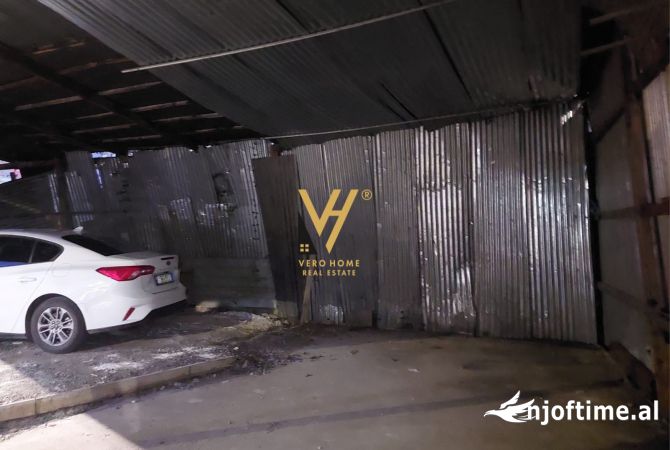Ambiente Commerciale in Affitto 4+1 a Tirana - 60,000 Leke