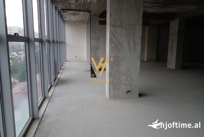 Ambiente Commerciale in Vendita 1+1 a Fier - 600,000 Euro