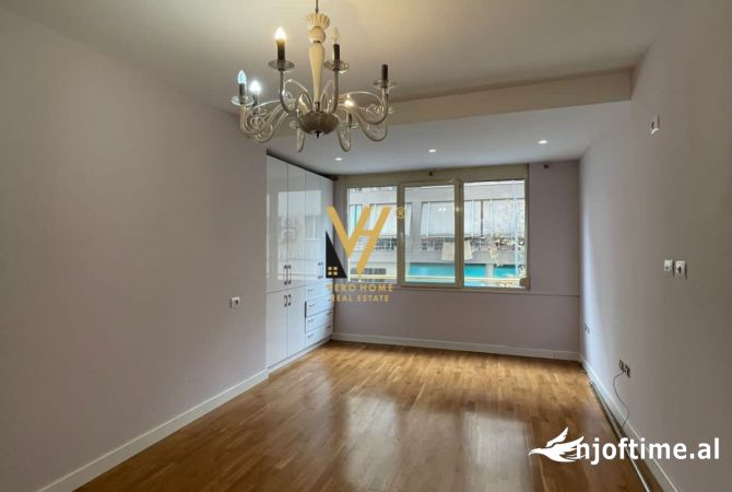 Ambiente Commerciale in Affitto 3+1 a Tirana - 950 Euro