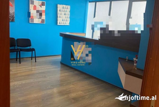 Ambiente Commerciale in Affitto 1+1 a Tirana - 3,000 Euro