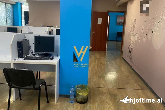 Ambiente Commerciale in Affitto 1+1 a Tirana - 3,000 Euro