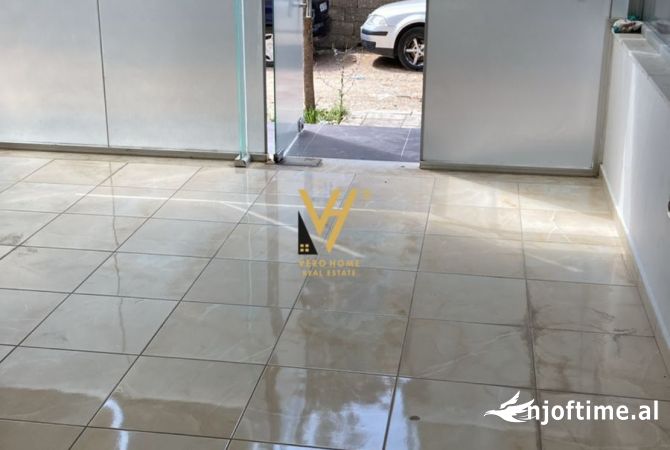 Ambiente Commerciale in Affitto 1+1 a Tirana - 300 Euro
