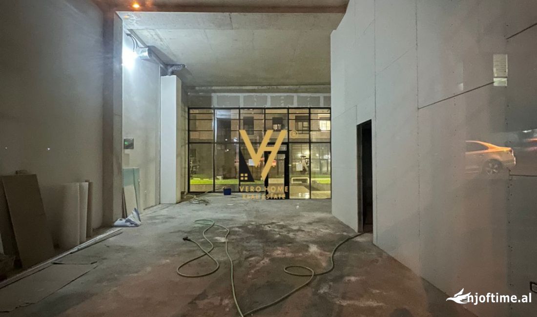 JEPET DYQAN 90 M2 ME QERA NE PORCELAN 1.800 EURO