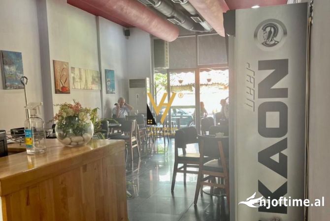 Ambiente Commerciale in Vendita 1+1 a Tirana - 320,000 Euro