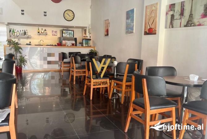 Ambiente Commerciale in Vendita 1+1 a Tirana - 320,000 Euro