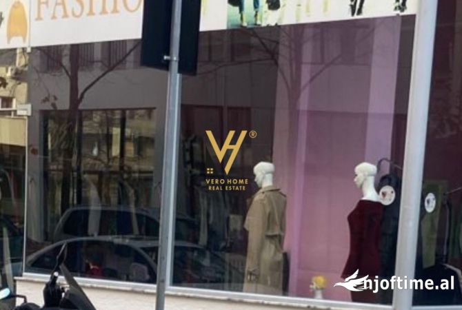Ambiente Commerciale in Vendita 1+1 a Tirana - 140,000 Euro