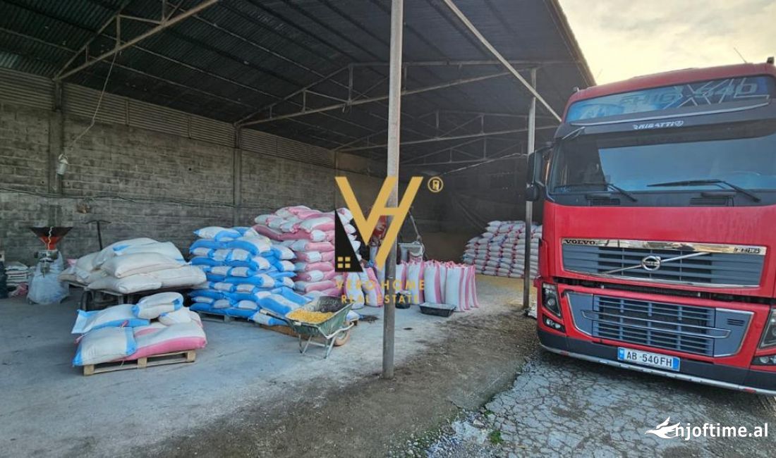 SHITEN DY MAGAZINA 800 M2 EDHE 2.500 M2 TRUALL NE DURRES 500.000 EURO 